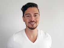 VAY-Sports_CEO_Joel-Roos-400x300VK.jpg